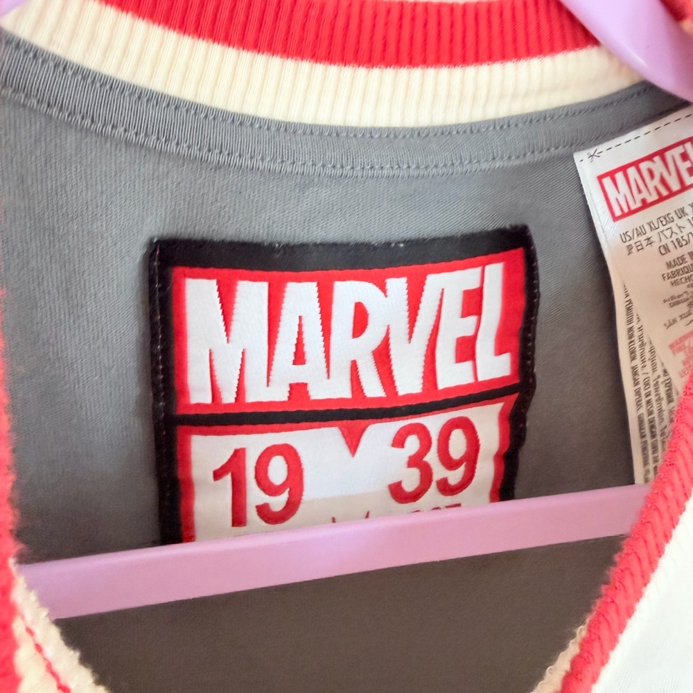 Marvel Logo Sleeveless Tank Top Colorblock Red/Gray Unisex Style Size XL - Picture 3 of 7